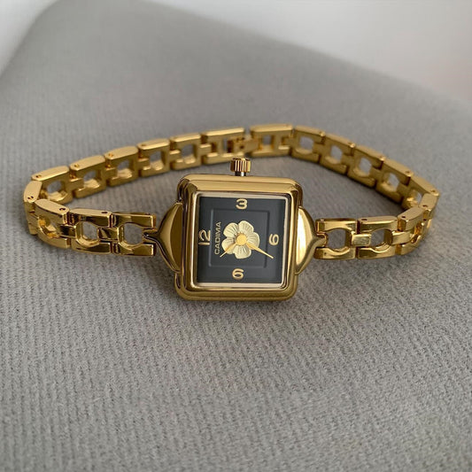 Rose gold Rolex, Rolex Day-Date price, Gold Rolex watch men, Engraved watch, Speedmaster Omega, Vintage Cartier watch, Cartier gold watch, Casio gold watch, Tissot PRX gold, Rolex gold watch, Rolex Daytona gold, Rolex Day-Date gold, Gold pocket watch, Gold and silver watch, Two-tone Rolex,